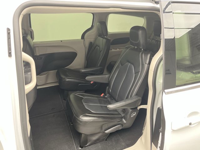 Used 2024 Chrysler Pacifica - photo 6