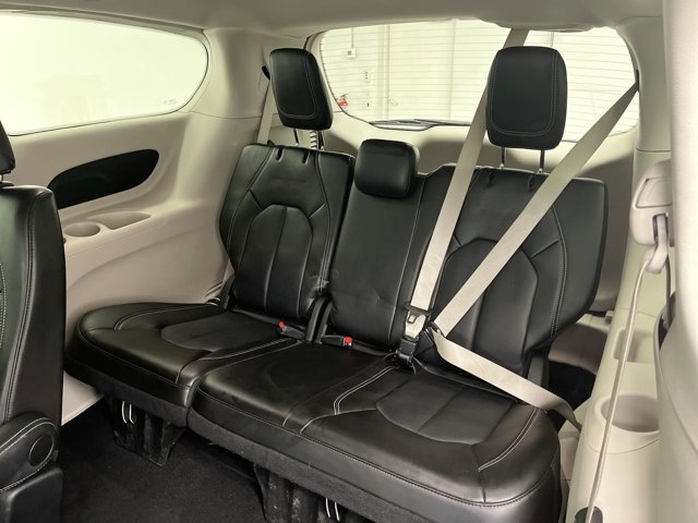 Used 2024 Chrysler Pacifica - photo 8