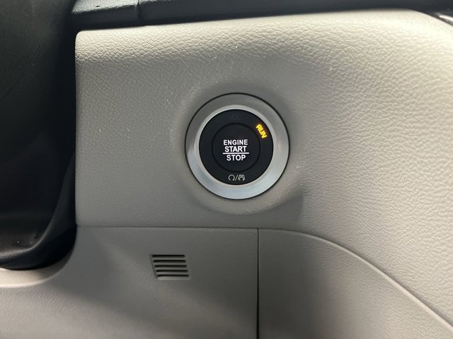 Used 2024 Chrysler Pacifica - photo 16