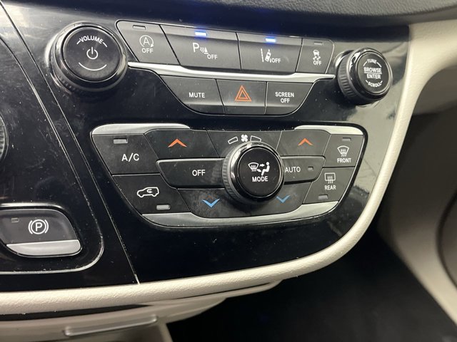 Used 2024 Chrysler Pacifica - photo 17