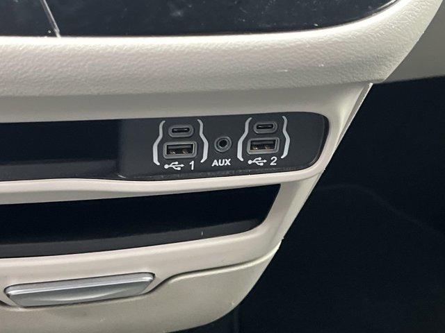 Used 2024 Chrysler Pacifica - photo 20