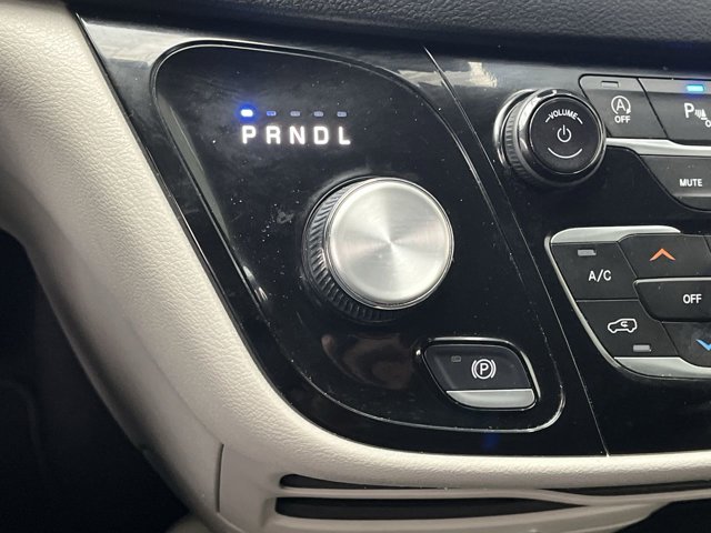 Used 2024 Chrysler Pacifica - photo 21