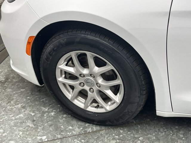 Used 2024 Chrysler Pacifica - photo 27