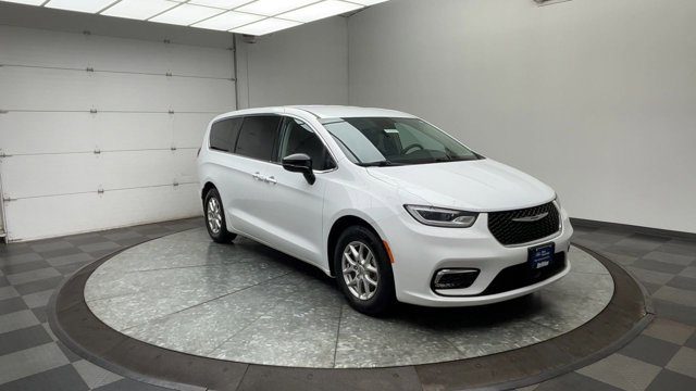 Used 2024 Chrysler Pacifica - photo 28