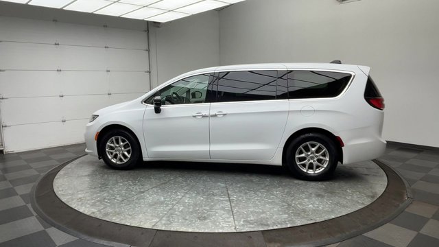 Used 2024 Chrysler Pacifica - photo 31
