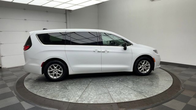 Used 2024 Chrysler Pacifica - photo 34