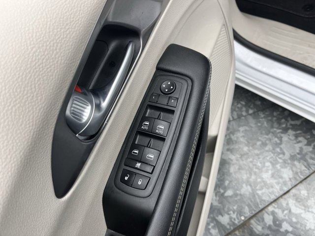 Used 2024 Chrysler Pacifica - photo 37
