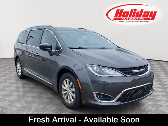 Used 2019 Chrysler Pacifica - photo 1