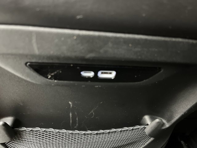 Used 2025 Chrysler Pacifica - photo 11