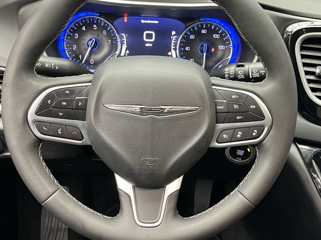 Used 2025 Chrysler Pacifica - photo 14