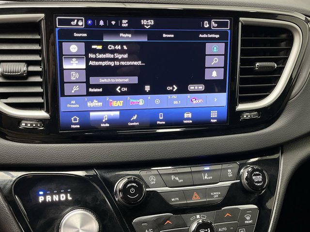 Used 2025 Chrysler Pacifica - photo 17