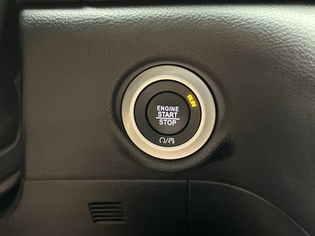 Used 2025 Chrysler Pacifica - photo 20