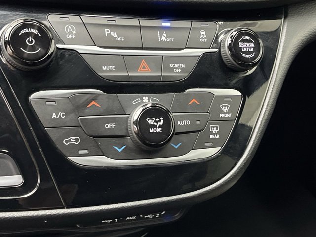 Used 2025 Chrysler Pacifica - photo 21