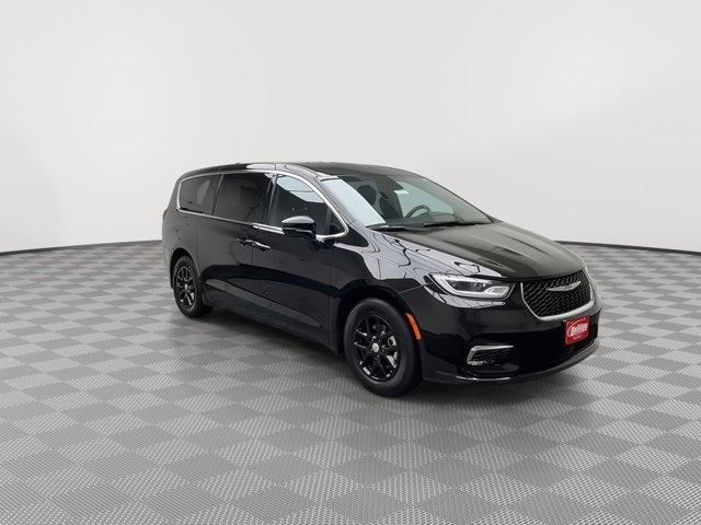 Used 2025 Chrysler Pacifica - photo 32