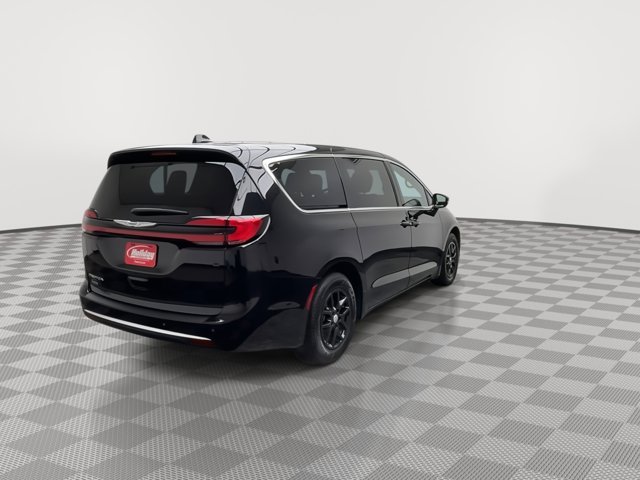 Used 2025 Chrysler Pacifica - photo 37
