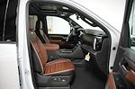 New 2025 GMC Sierra 2500 Denali Ultimate Crew Cab 4WD Pickup for sale #111673 - photo 17