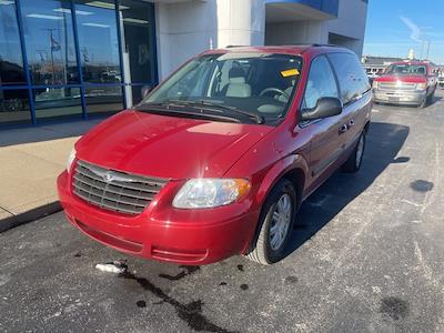Used 2005 Chrysler Town and Country Base Minivan for sale #B415878T - photo 2