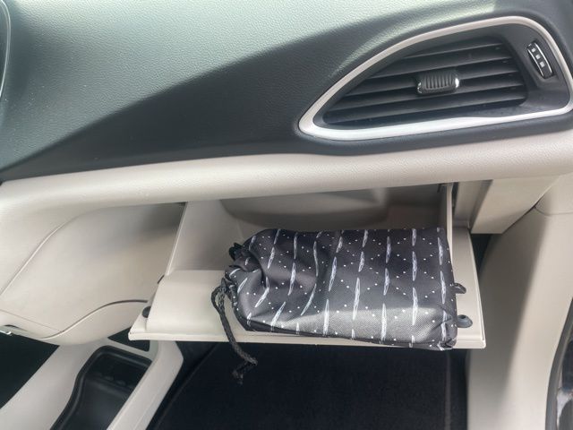 Used 2022 Chrysler Pacifica - photo 43
