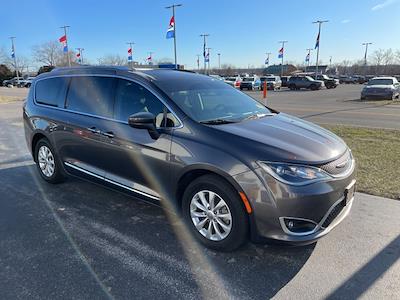 Used 2018 Chrysler Pacifica Touring L Minivan for sale #STK175328 - photo 2
