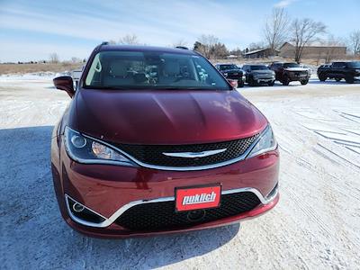 Used 2017 Chrysler Pacifica - photo 1