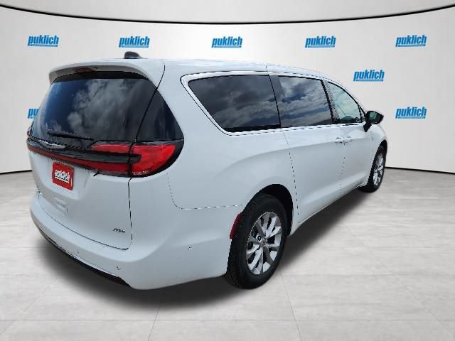Used 2025 Chrysler Pacifica - photo 25