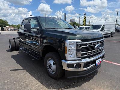 2025 Ford F-350 Crew Cab DRW 4WD Cab Chassis for sale #TED23983 - photo 1