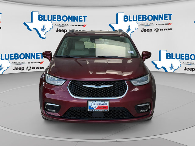 Used 2021 Chrysler Pacifica - photo 2