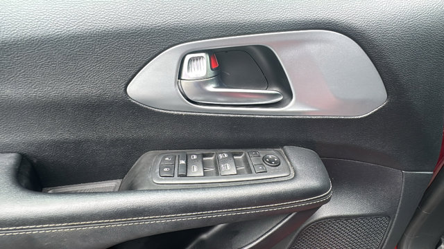 Used 2020 Chrysler Pacifica - photo 13