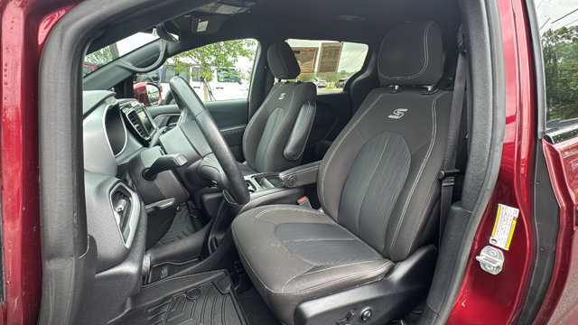 Used 2020 Chrysler Pacifica - photo 14