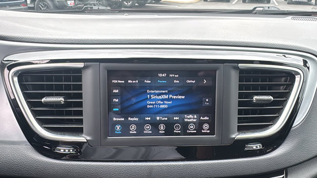 Used 2020 Chrysler Pacifica - photo 18