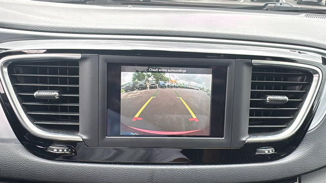Used 2020 Chrysler Pacifica - photo 19