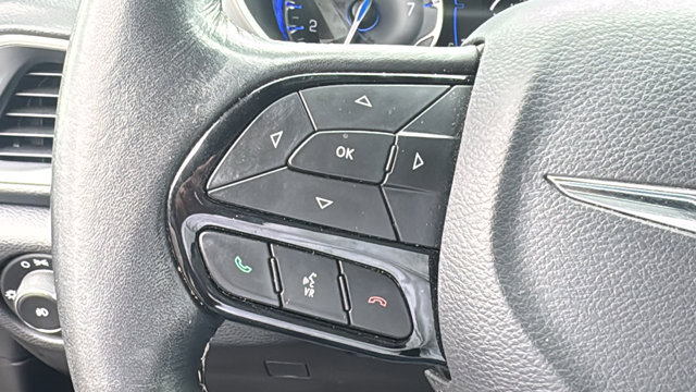 Used 2020 Chrysler Pacifica - photo 1