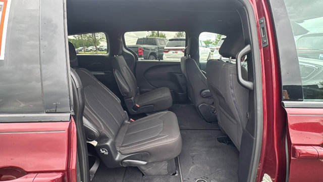 Used 2020 Chrysler Pacifica - photo 6