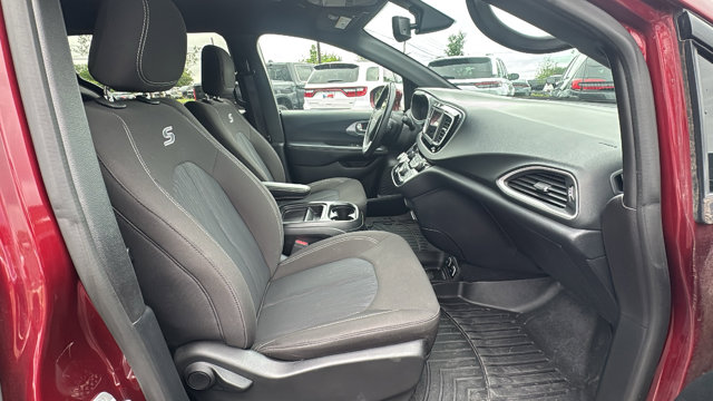 Used 2020 Chrysler Pacifica - photo 7