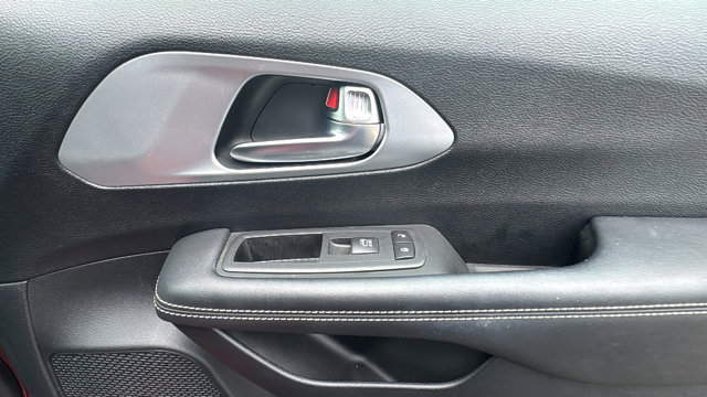 Used 2020 Chrysler Pacifica - photo 10