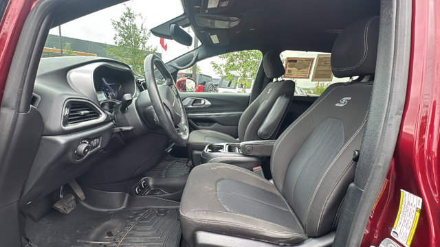 Used 2020 Chrysler Pacifica - photo 10