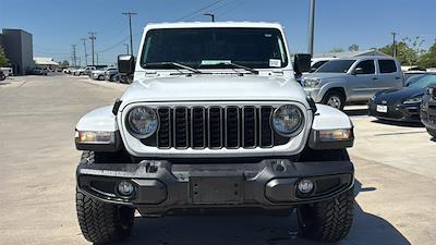 Used 2025 Jeep Gladiator - photo 1