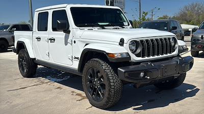 Used 2025 Jeep Gladiator - photo 1
