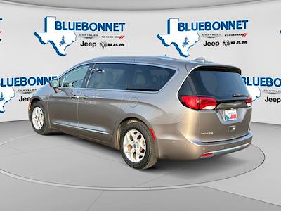 2017 Chrysler Pacifica FWD Minivan for sale #PR537930 - photo 2