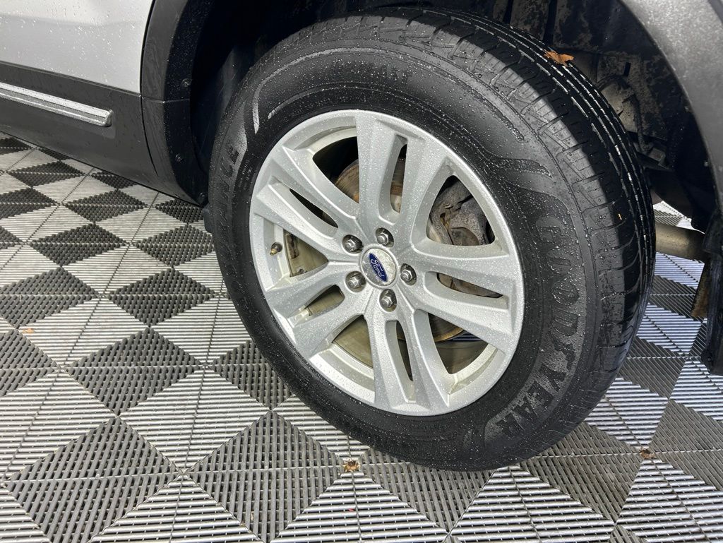 Used 2018 Ford Explorer - photo 6