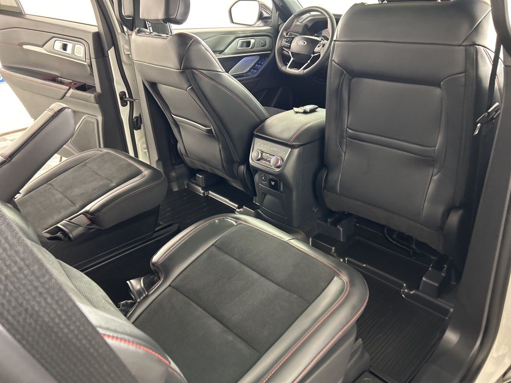 Used 2025 Ford Explorer - photo 39