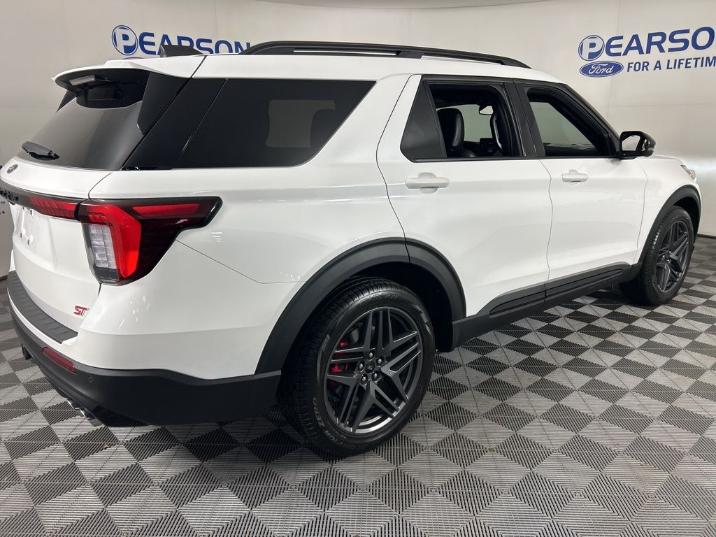 Used 2025 Ford Explorer - photo 9