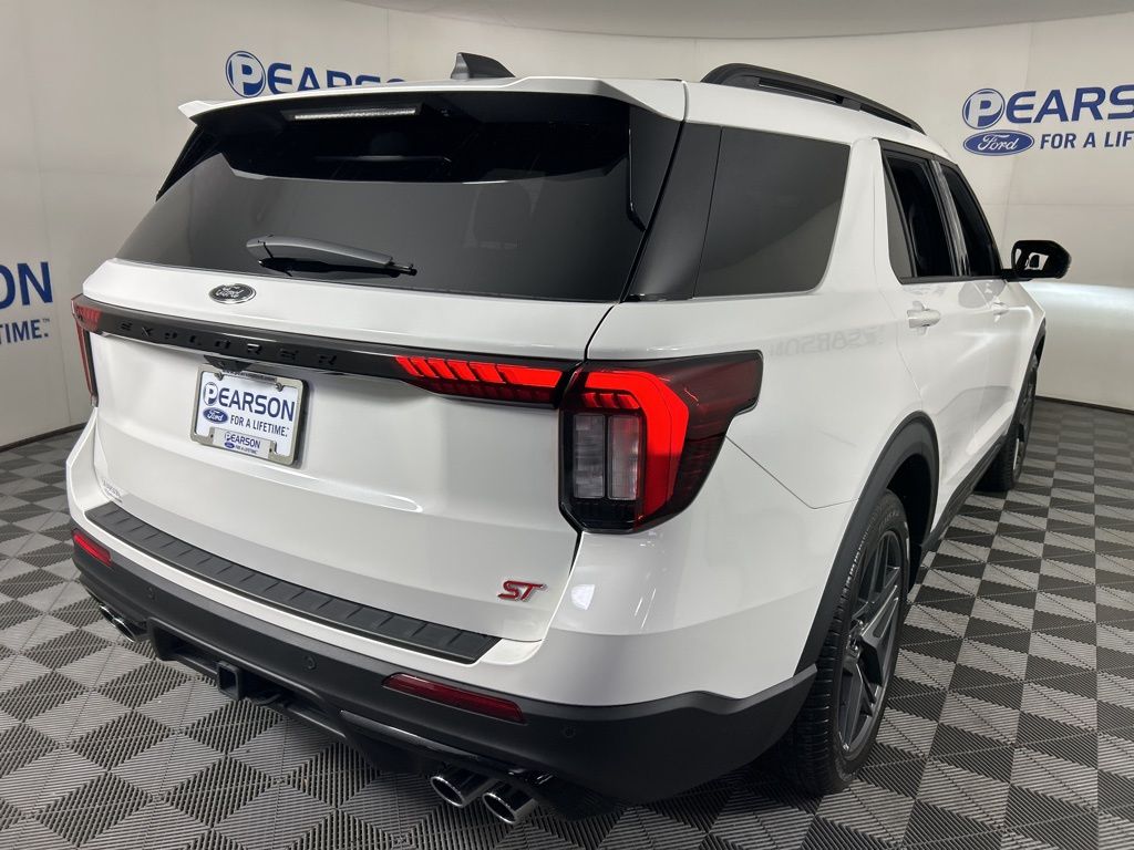 Used 2025 Ford Explorer - photo 11