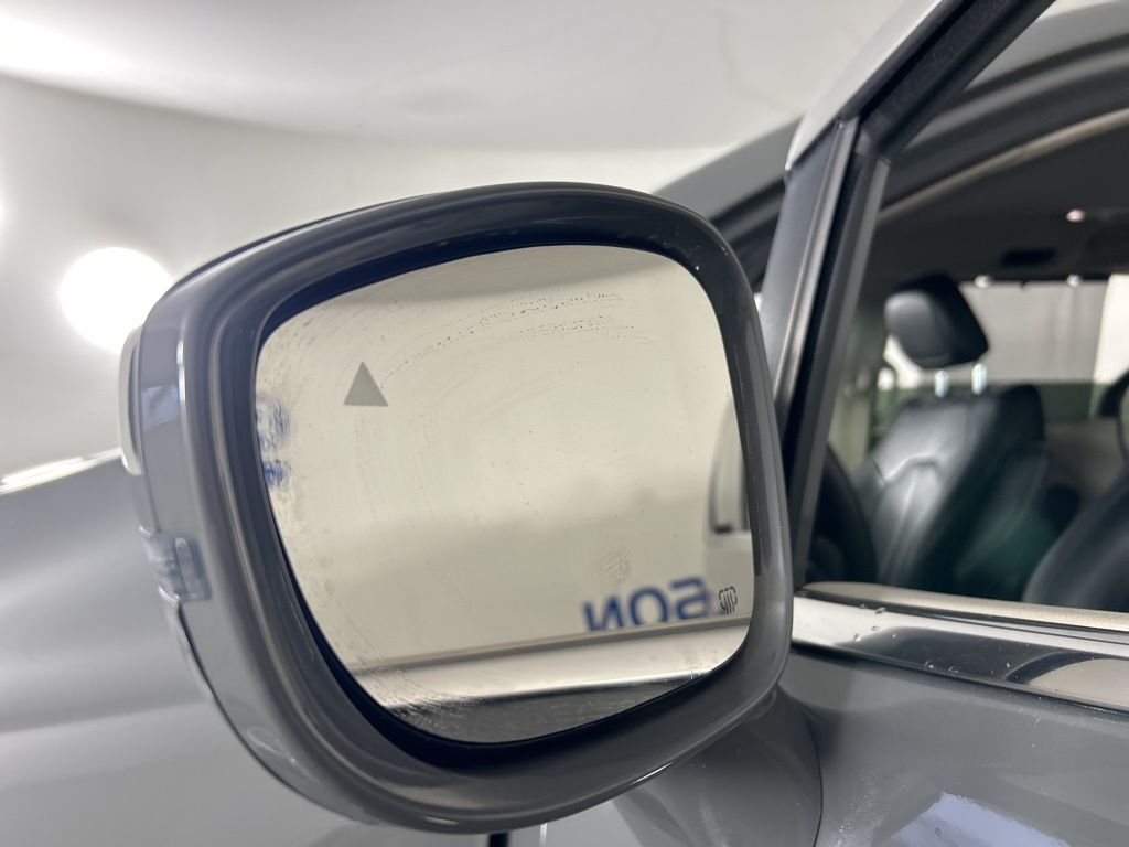 Used 2022 Chrysler Pacifica - photo 11