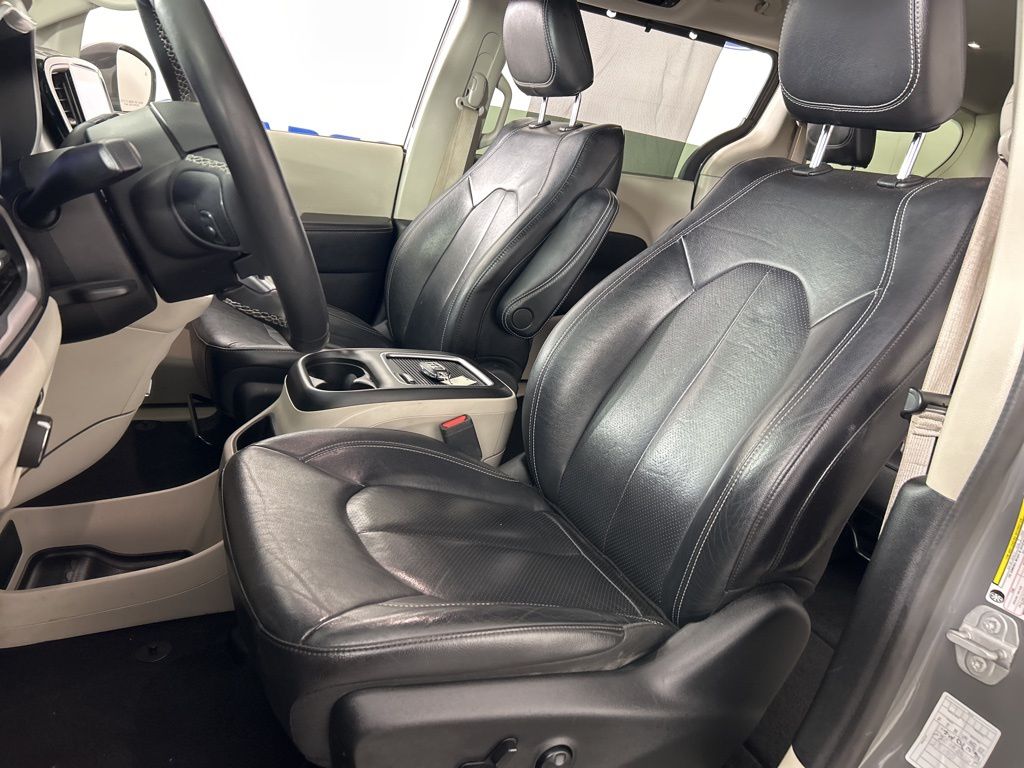 Used 2022 Chrysler Pacifica - photo 23