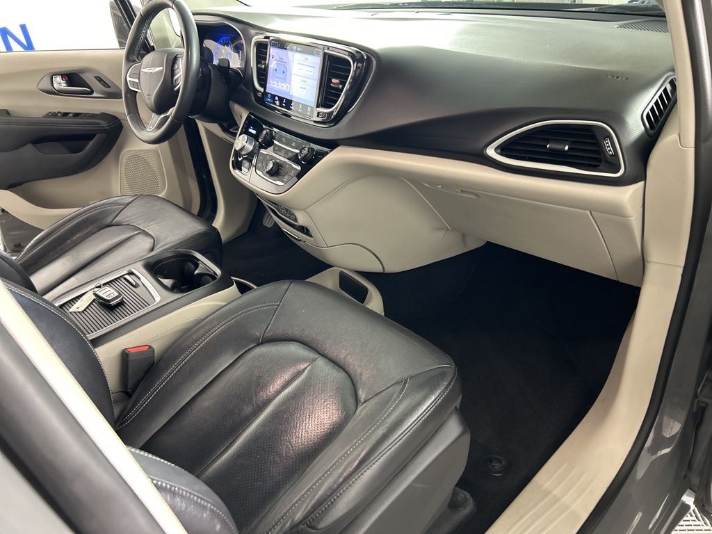 Used 2022 Chrysler Pacifica - photo 25