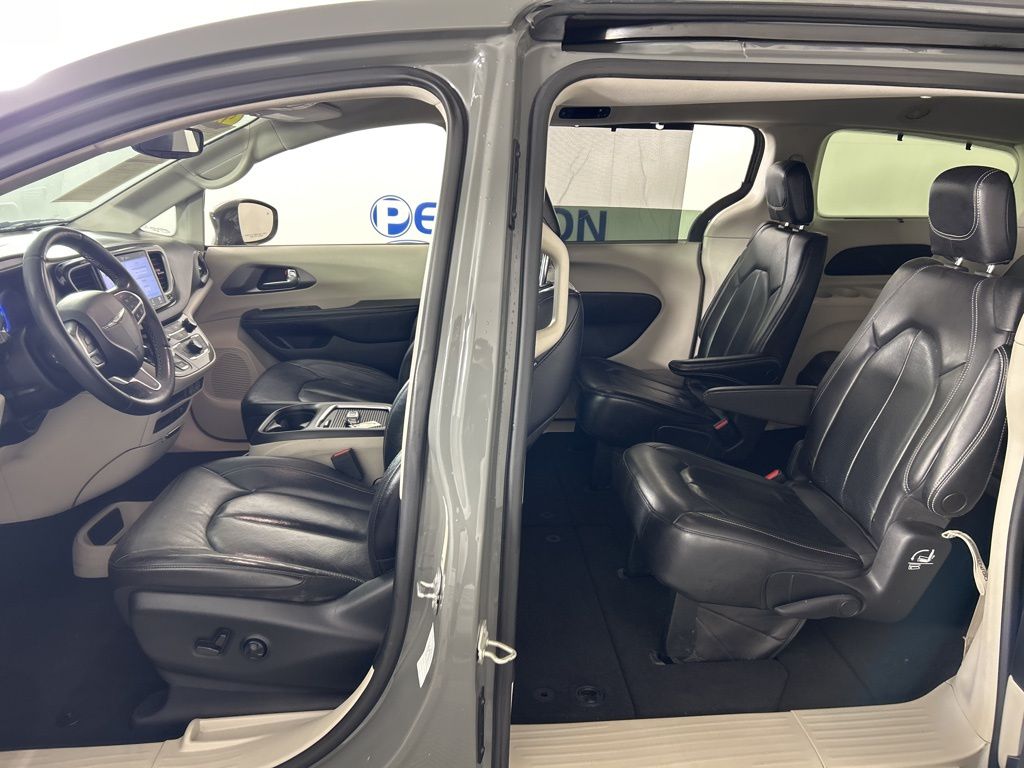 Used 2022 Chrysler Pacifica - photo 28
