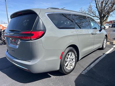 Used 2022 Chrysler Pacifica - photo 1