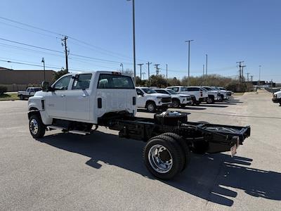 2023 Chevrolet Silverado 6500 Crew Cab DRW 4WD, Cab Chassis for sale #231801 - photo 2