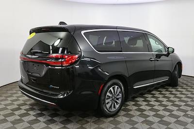 Used 2023 Chrysler Pacifica Limited Minivan for sale #251456TB - photo 2
